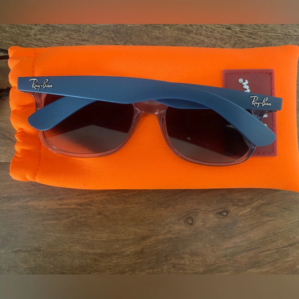 Ray-Ban blue Sunglasses with Bright Orange Case